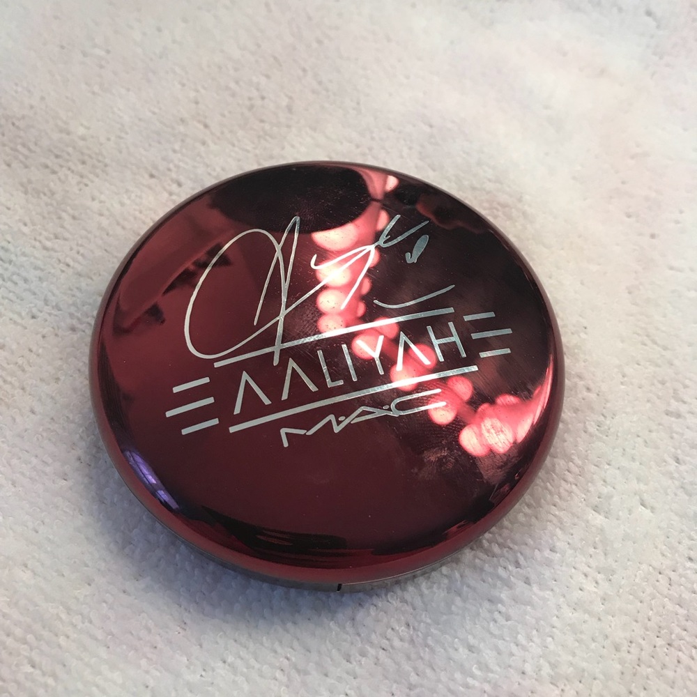 Limited edition bronzer